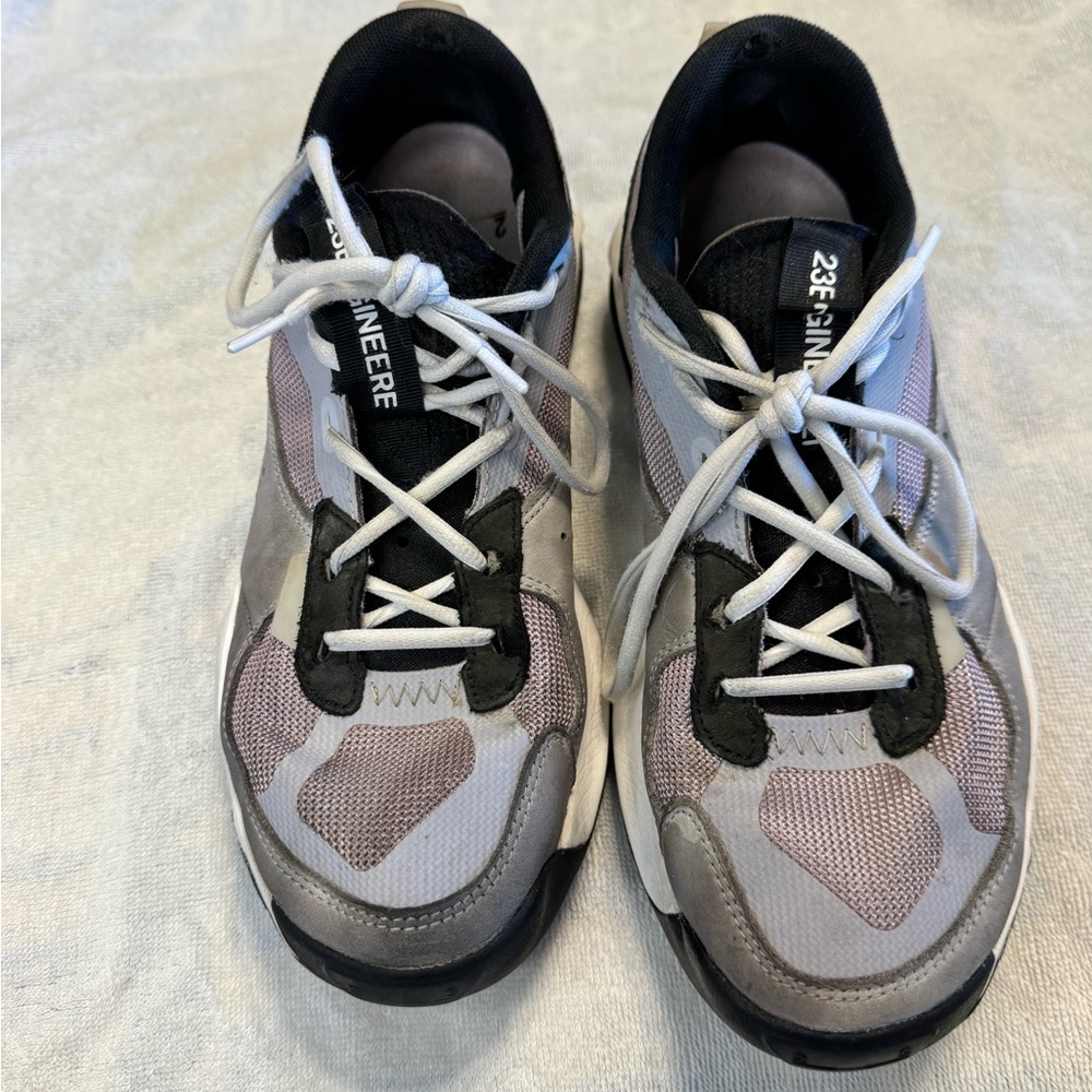 Jordan Black, Gray & purple Shoe Size Label Detail